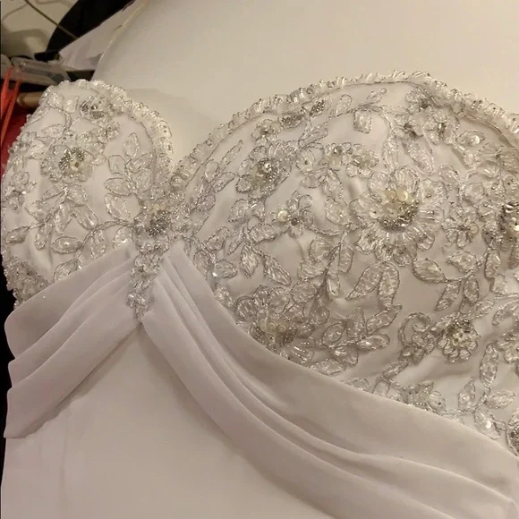 Morilee by Madeline Gardner Wedding gown - Picture 4 of 16